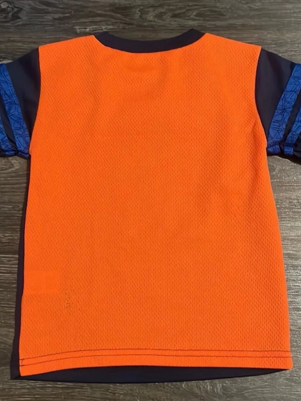 Boys 6 pc t shirt bundle. Size 4/4t